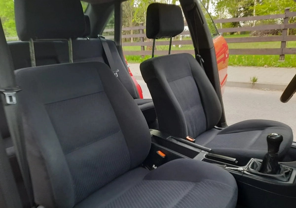 Audi A6 cena 12900 przebieg: 287000, rok produkcji 1995 z Dęblin małe 529